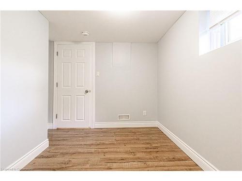 1340 Bunnell Drive, Burlington, ON - Indoor Photo Showing Other Room