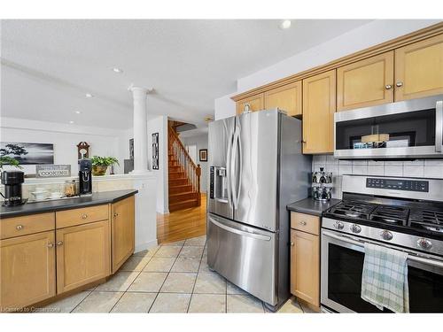 24 Benziger Lane, Hamilton, ON - Indoor Photo Showing Kitchen