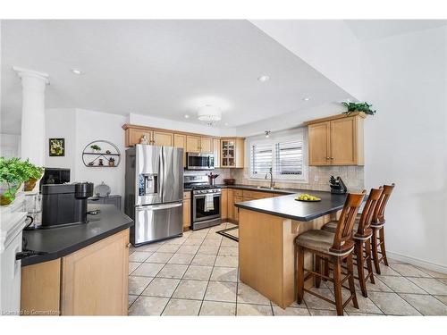 24 Benziger Lane, Hamilton, ON - Indoor Photo Showing Kitchen