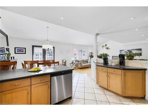 24 Benziger Lane, Hamilton, ON - Indoor Photo Showing Kitchen