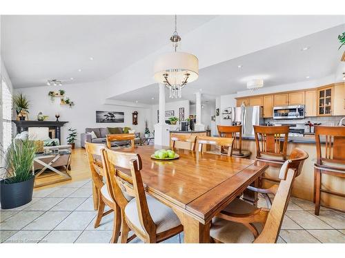 24 Benziger Lane, Hamilton, ON - Indoor Photo Showing Dining Room