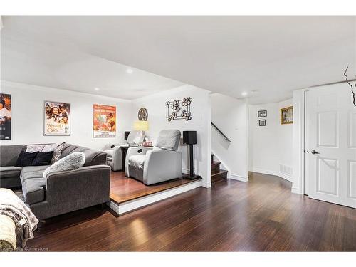 24 Benziger Lane, Hamilton, ON - Indoor Photo Showing Living Room