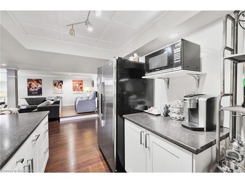 24 Benziger Lane, Hamilton, ON - Indoor Photo Showing Kitchen