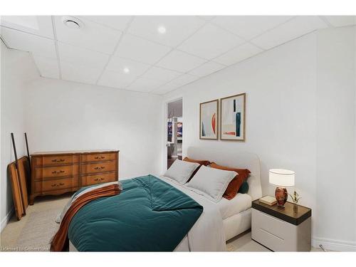 24 Benziger Lane, Hamilton, ON - Indoor Photo Showing Bedroom