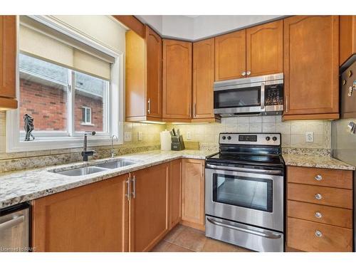 2232 Creekview Drive, Burlington, ON - Indoor Photo Showing Kitchen With Double Sink