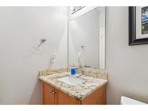 2232 Creekview Drive, Burlington, ON - Indoor Photo Showing Bathroom