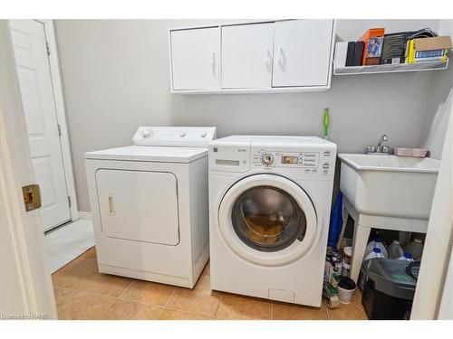 2232 Creekview Drive, Burlington, ON - Indoor Photo Showing Laundry Room