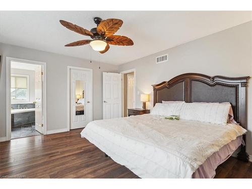 2232 Creekview Drive, Burlington, ON - Indoor Photo Showing Bedroom