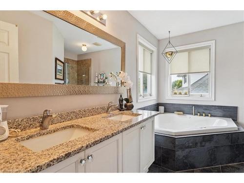 2232 Creekview Drive, Burlington, ON - Indoor Photo Showing Bathroom