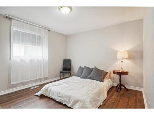 2232 Creekview Drive, Burlington, ON - Indoor Photo Showing Bedroom