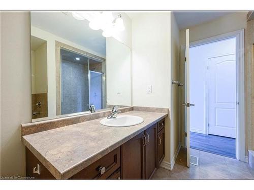 95 Bilanski Farm Road, Brantford, ON - Indoor Photo Showing Bathroom