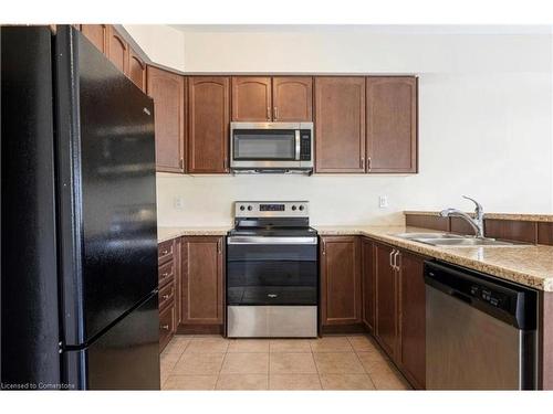 95 Bilanski Farm Road, Brantford, ON - Indoor Photo Showing Kitchen With Double Sink