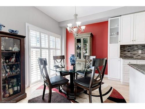 5232 Stonehaven Drive, Burlington, ON - Indoor Photo Showing Dining Room