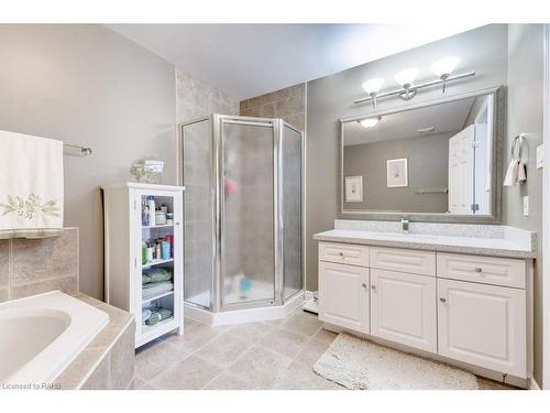 5232 Stonehaven Drive, Burlington, ON - Indoor Photo Showing Bathroom