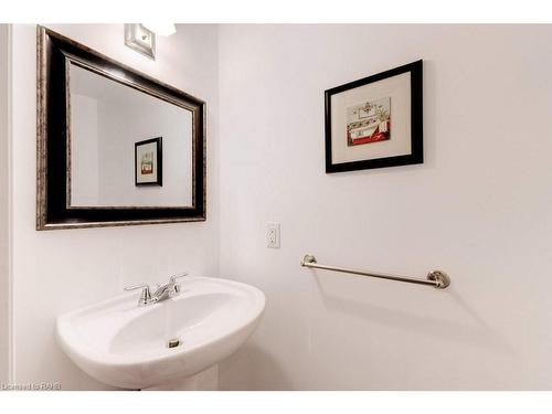 5232 Stonehaven Drive, Burlington, ON - Indoor Photo Showing Bathroom