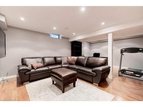 5232 Stonehaven Drive, Burlington, ON - Indoor Photo Showing Basement