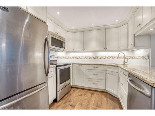 608-1225 North Shore Boulevard E, Burlington, ON - Indoor Photo Showing Kitchen With Upgraded Kitchen