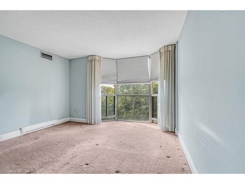 608-1225 North Shore Boulevard E, Burlington, ON - Indoor Photo Showing Other Room