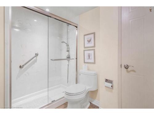 608-1225 North Shore Boulevard E, Burlington, ON - Indoor Photo Showing Bathroom