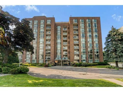 608-1225 North Shore Boulevard E, Burlington, ON - Outdoor With Balcony With Facade