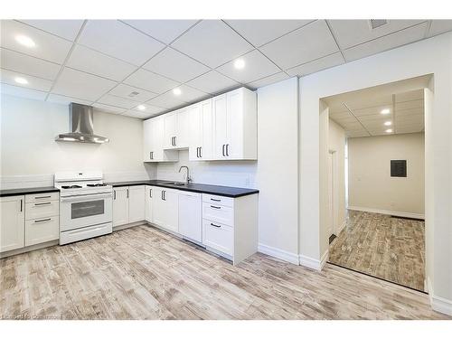 1-344 Main Street W, Hamilton, ON - Indoor Photo Showing Kitchen