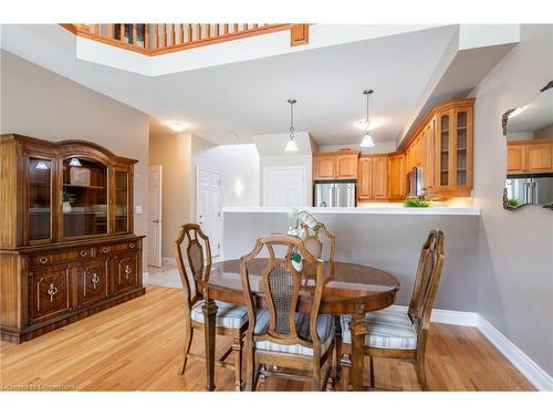 14-2165 Itabashi Way, Burlington, ON - Indoor Photo Showing Dining Room