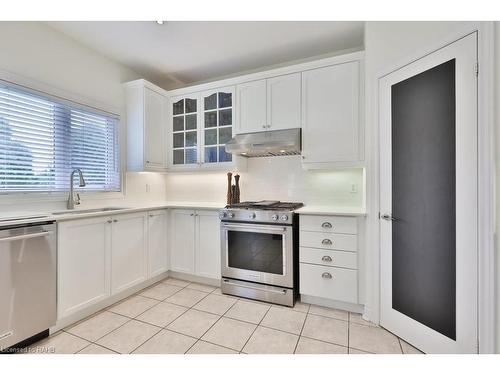 4268 Sarazen Drive, Burlington, ON - Indoor Photo Showing Kitchen