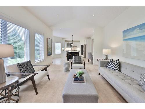 4268 Sarazen Drive, Burlington, ON - Indoor Photo Showing Living Room