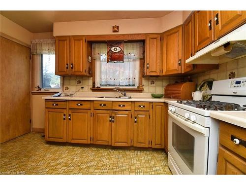 212 West 33Rd Street, Hamilton, ON - Indoor Photo Showing Kitchen