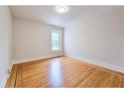 17 Barnesdale Avenue N, Hamilton, ON - Indoor Photo Showing Other Room