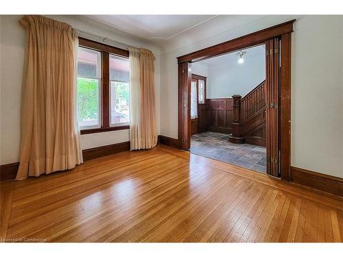 17 Barnesdale Avenue N, Hamilton, ON - Indoor Photo Showing Other Room