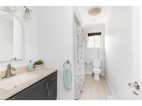 47 Simson Avenue, Simcoe, ON - Indoor Photo Showing Bathroom