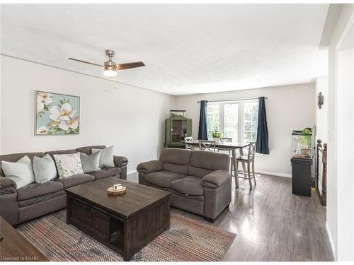 47 Simson Avenue, Simcoe, ON - Indoor Photo Showing Living Room