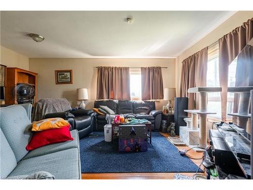 699 Gilmore Road, Fort Erie, ON - Indoor Photo Showing Living Room