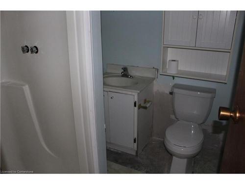 934 Upper Ottawa Street, Hamilton, ON - Indoor Photo Showing Bathroom