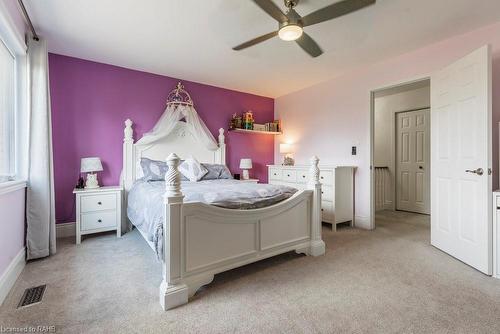 35 Banbury Drive, Ancaster, ON - Indoor Photo Showing Bedroom