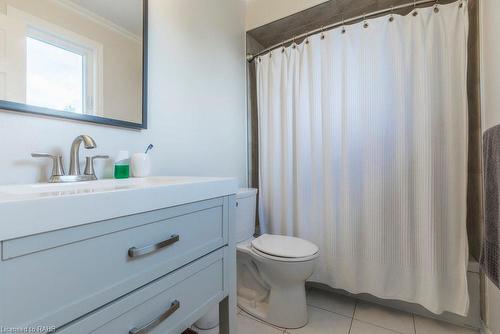 35 Banbury Drive, Ancaster, ON - Indoor Photo Showing Bathroom