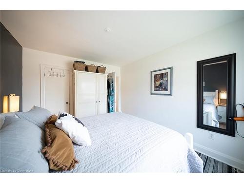 71 Dunkirk Drive, Hamilton, ON - Indoor Photo Showing Bedroom