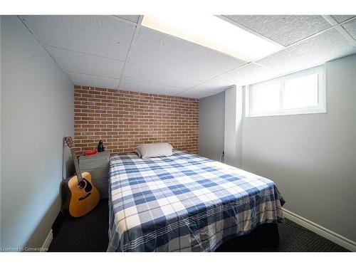 71 Dunkirk Drive, Hamilton, ON - Indoor Photo Showing Bedroom