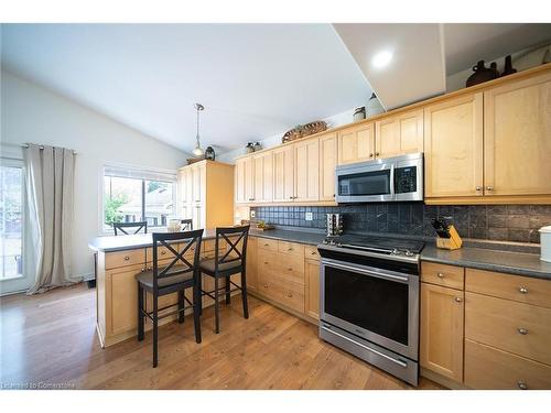 71 Dunkirk Drive, Hamilton, ON - Indoor Photo Showing Kitchen