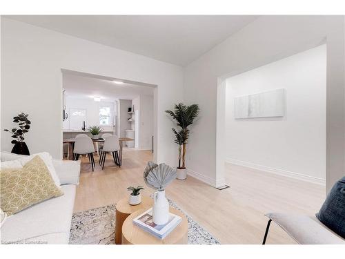 22 Francis Street, Hamilton, ON - Indoor Photo Showing Living Room