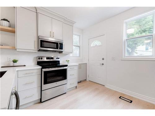 22 Francis Street, Hamilton, ON - Indoor Photo Showing Kitchen