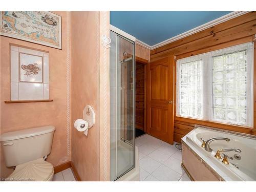 304399 South Line, Priceville, ON - Indoor Photo Showing Bathroom