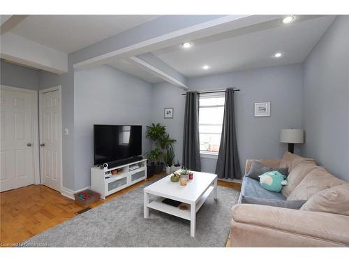 2-78 George Street, Hamilton, ON - Indoor Photo Showing Living Room