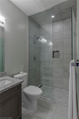 504-101 Locke Street S, Hamilton, ON - Indoor Photo Showing Bathroom