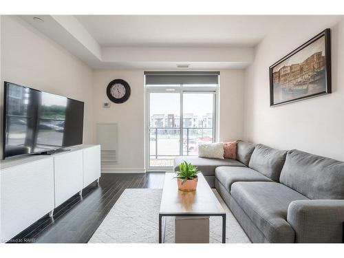 235-125 Shoreview Place, Stoney Creek, ON - Indoor Photo Showing Living Room