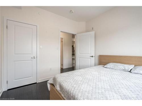 235-125 Shoreview Place, Stoney Creek, ON - Indoor Photo Showing Bedroom