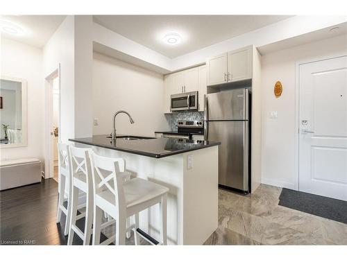 235-125 Shoreview Place, Stoney Creek, ON - Indoor Photo Showing Kitchen