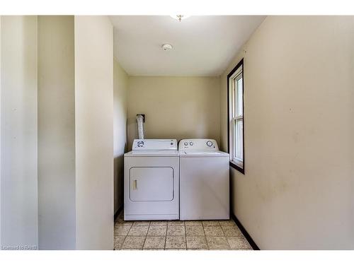 92 Ashley Street, Hamilton, ON - Indoor Photo Showing Laundry Room