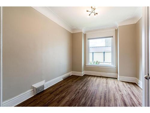 92 Ashley Street, Hamilton, ON - Indoor Photo Showing Other Room